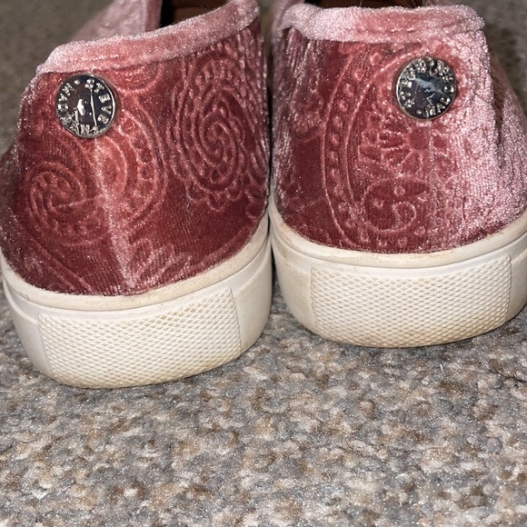 Steve Madden Mauve Velvet Sneaker - Picture 3 of 3